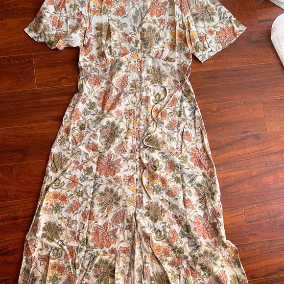 Mango Dresses & Skirts - Mango Floral Button-Front Midi Dress in Cream and Rust